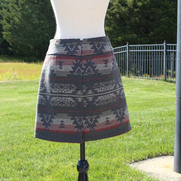 Dalia Collection Modern fit, aztec mini skirt - Picture 3 of 8